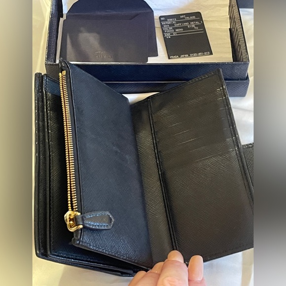 🔥NEW🔥 Prada Wallet - Picture 8 of 11